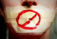 Konec svobody slova na síti? Multikulturní politici monitorují facebookové aktivity