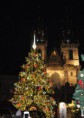 Praha letos slavnostně nerozsvítí vánoční strom. Svítit bude náhodně a střídavě