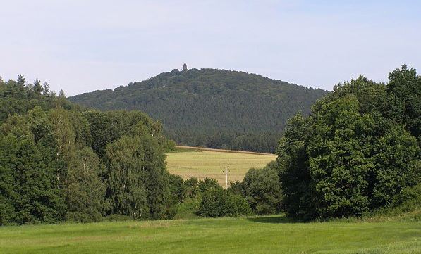 Vlastenci, politiku nechte doma a 16.4. vyrazte na vlastenecký pochod na Blanik