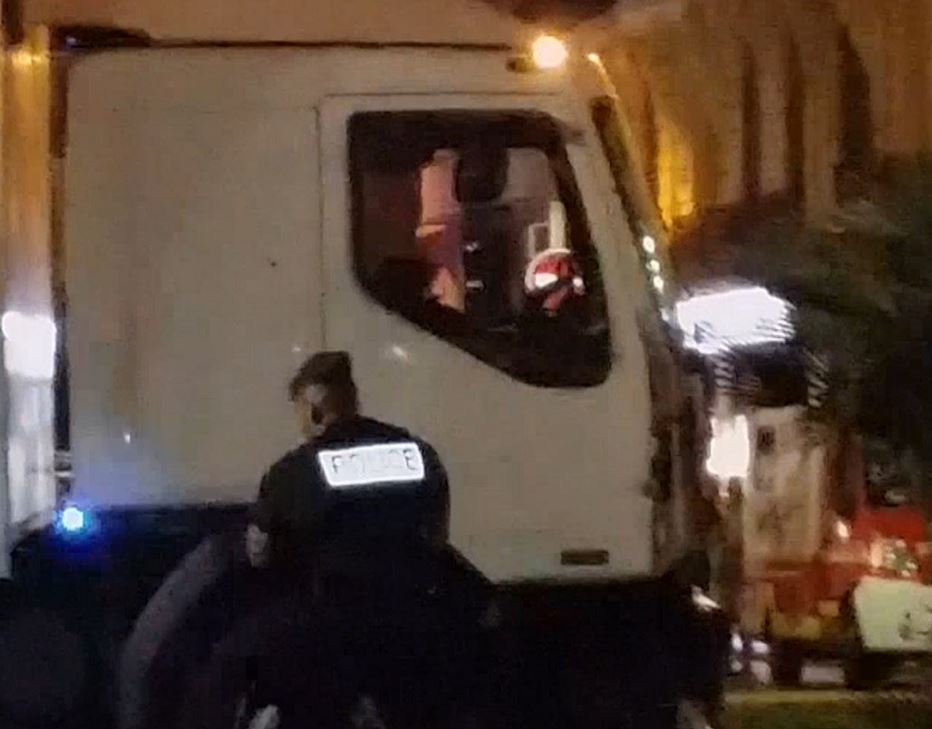 VIDEO: těsně po útoku náklaďákem. Drastické záběry