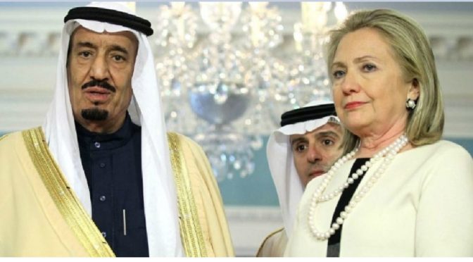 WikiLeaks: Podporovatelé kampaně Hillary Clinton financují Islámský stát