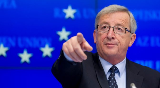 Jean-Claude Juncker označil Castra za hrdinu