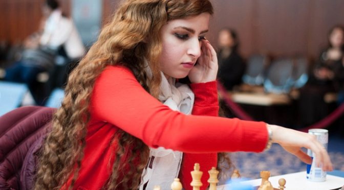 Dva šachisty vyloučil Írán z reprezentace. Jeden hrál s Židem, jeho sestra se nezahalila