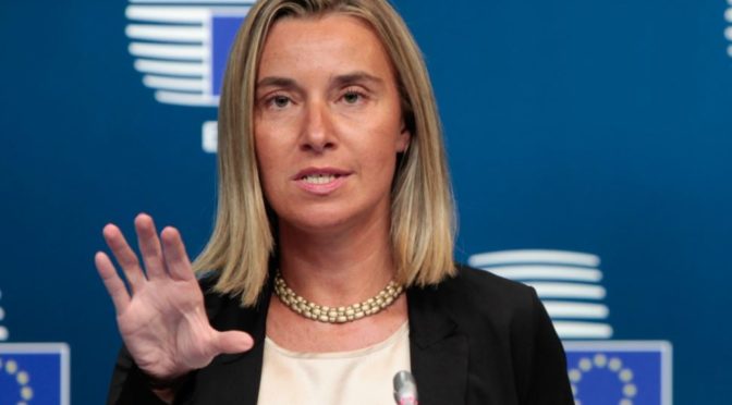 Juncker, Mogherini a ministři obrany. 9. června bude v Praze summit EU o bezpečnosti