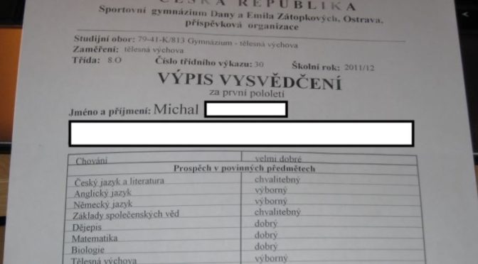 Škola chce potrestat dceru Charouse, který kritizoval multikulturní výchovu