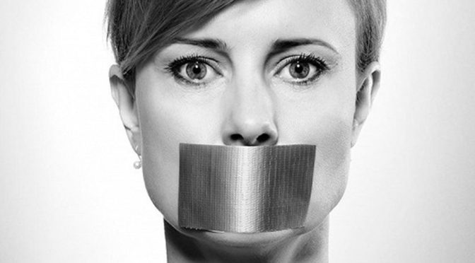 Facebooková předvolební cenzura: Zmizely velké stránky podporující Zemana