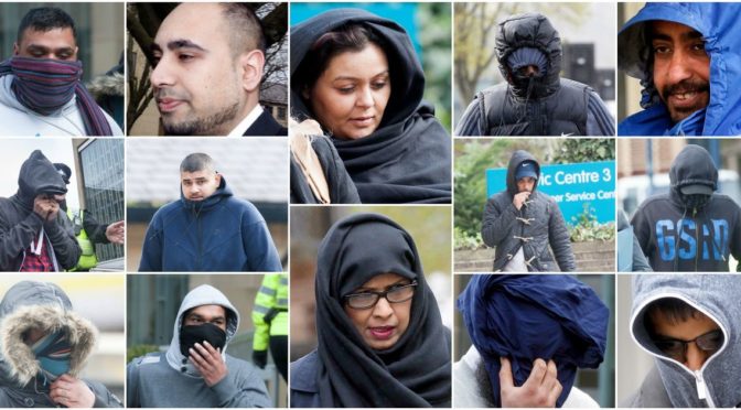 27 můžu a 2 ženy. U britského soudu stanul muslimský gang za zločiny na dětech 