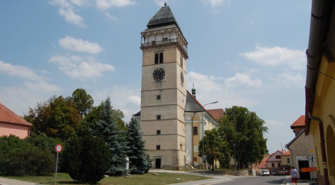 Celá obec čelí urážkám do neonacistů. Důvodem je spor kapely se třemi fanoušky 